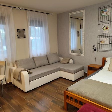 Bee You Apartman Hajduszoboszlo Exterior photo